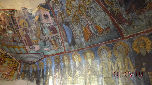 иконы в монастыре на Кипре